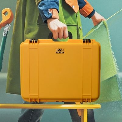 Waterproof IP67 Lockable Flight Case Chemical Resistant Transport Case With Foam